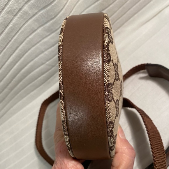 Gucci GG Canvas Round Crossbody W/Certificate of Authenticity - Picture 8 of 14